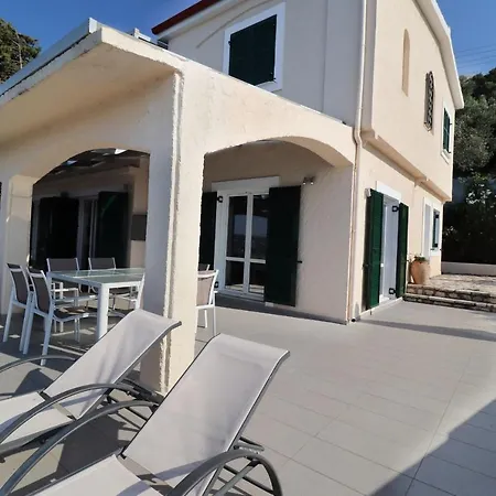 Villa Faiax *