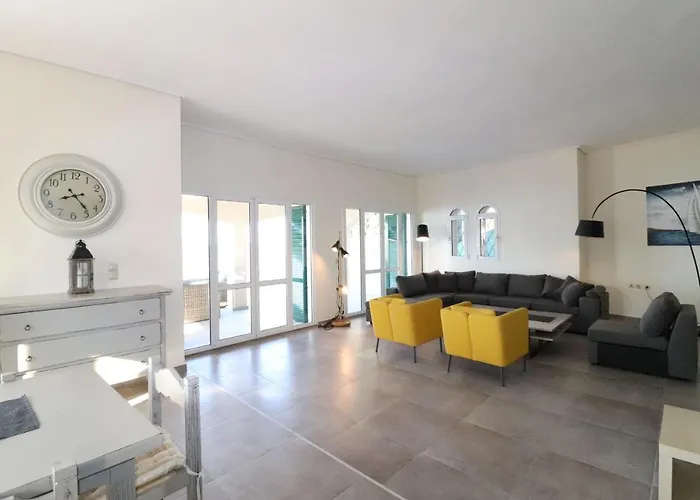 Βίλα Faiax Πυργί